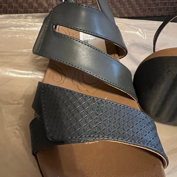 NWT: Rockport size 8 1/2 Velcro sandal - Picture 5 of 6